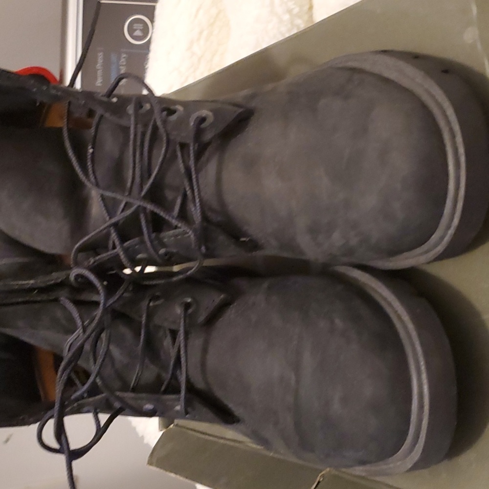 Boots - Picture 3 of 5